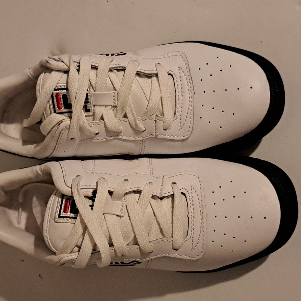 Selling unisex Fils